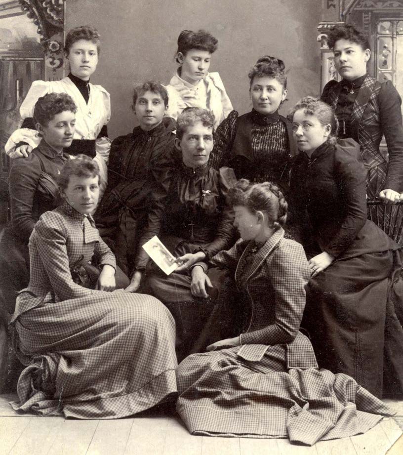 Members of the Circle of the King’s Daughters in Reno. Emma Gibbs is on the left in the second row. Photo courtesy of the Nevada Historical Society.